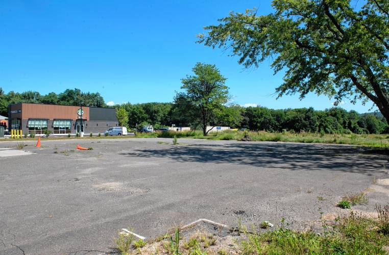The Easthampton Planning Board is close to making a decision on whether to approve plans for Sierra Vista Commons, a multimillion dollar project off Route 10 at the former Tasty Top site. Engineers for the developer this week unveiled plans for a new roundabout at the location to handled the traffic that the development is expected to generate. 